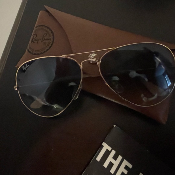 Ray-Ban Sunglasses - Picture 4 of 9